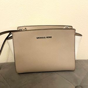 Michael Kors Cross Body Bag